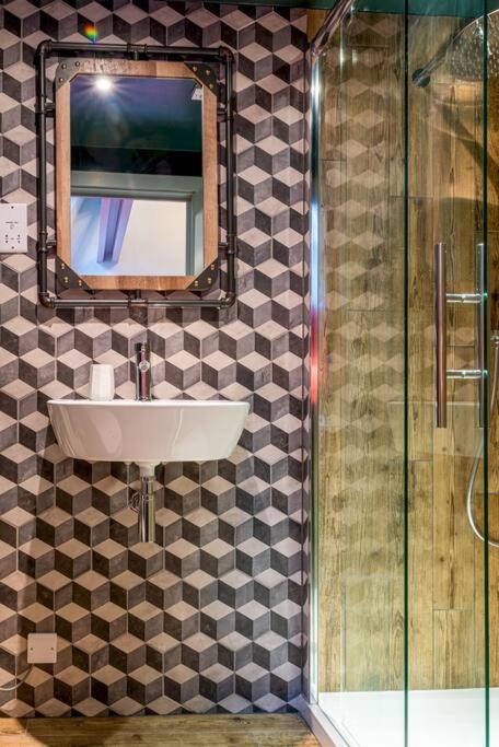 Style & Opulence In Georgian Chapel W Parking Bath Exterior foto